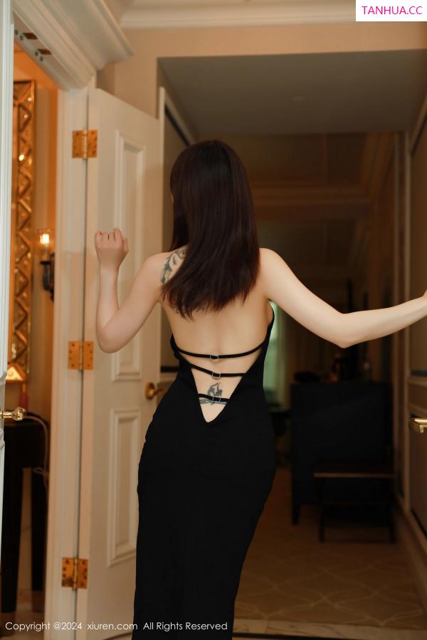 佘贝拉  [XiuRen]高清写真图 2024.06.12 No.8685 佘贝拉Bella 美腿性感第62张图片